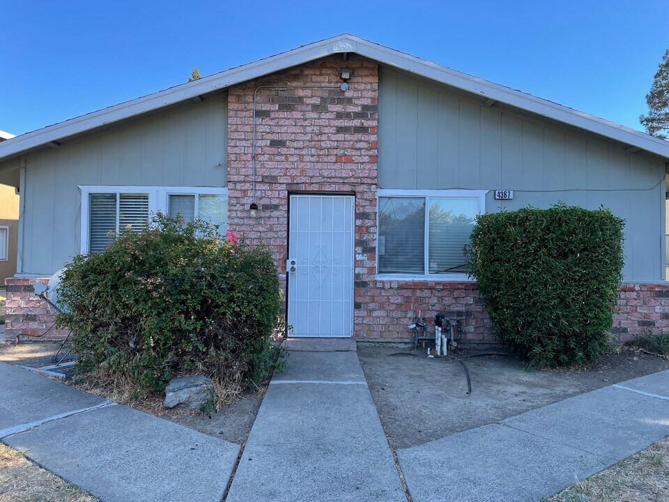 4367 Shining Star Dr in Sacramento, CA - Building Photo