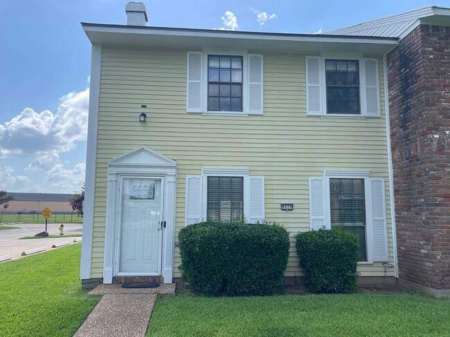 property at 9519 Balsa Dr