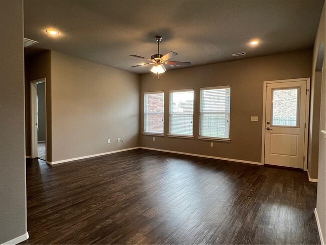 1306 W Walker Dr in Rogers, AR - Building Photo - Building Photo