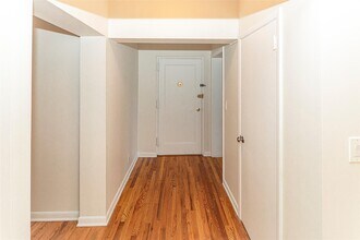 6 Studio Arcade in Bronxville, NY - Building Photo - Building Photo