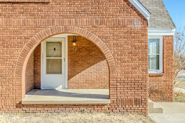 2515 NW 11th St in Oklahoma City, OK - Building Photo - Building Photo