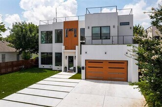 3946 N Cresthaven Rd in Dallas, TX - Building Photo - Building Photo