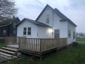 908 Williston Ave in Waterloo, IA - Building Photo - Building Photo