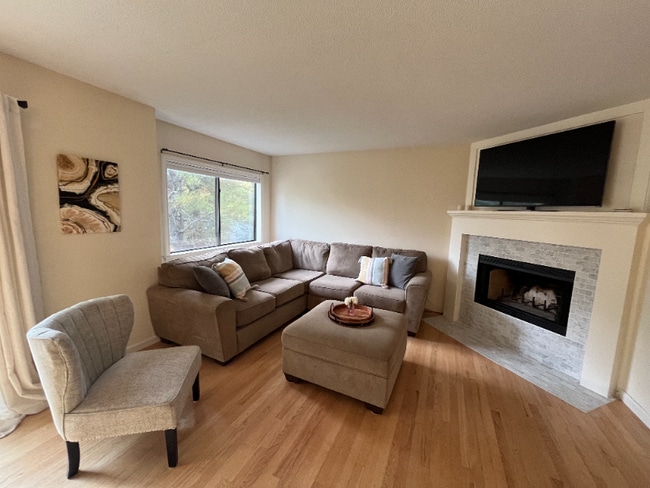 property at 62 Fox Run Ct