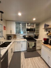 801 Pine Ave, Unit 212 in Long Beach, CA - Building Photo - Building Photo