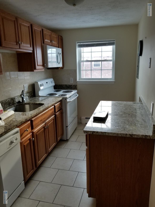 48 Lake Ave Apartments and Nearby Woburn Apartments For Rent Woburn, MA