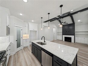 7842 Scenic Vly Ave in Springdale, AR - Building Photo - Building Photo