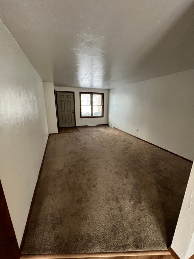 property at 2125 Packerland Dr