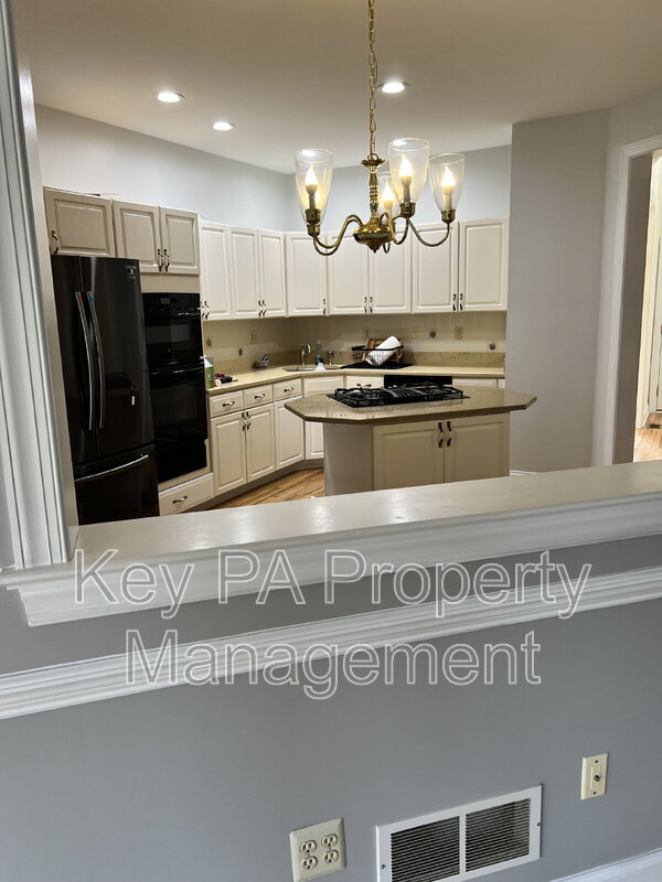 95 Daylesford Blvd in Berwyn, PA - Building Photo - Building Photo