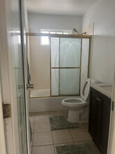 1446 Liholiho St, Unit A in Honolulu, HI - Foto de edificio - Building Photo