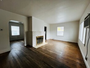 1711 W Bell St in Yakima, WA - Building Photo - Building Photo