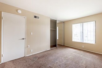 861 Glencliff St in La Habra, CA - Building Photo - Building Photo