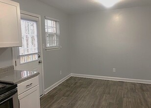 505 Sherwood Ct, Unit B in Cary, NC - Foto de edificio - Building Photo