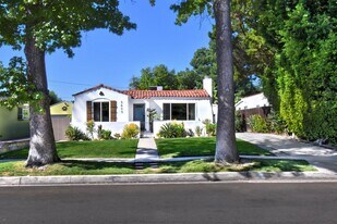 5653 Beck Ave in Los Angeles, CA - Building Photo