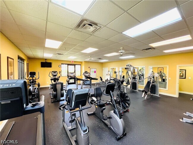 property at 8450 Kingbird Loop