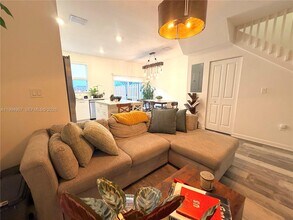 12107 NW 24th Pl in Miami Shores, FL - Building Photo - Building Photo