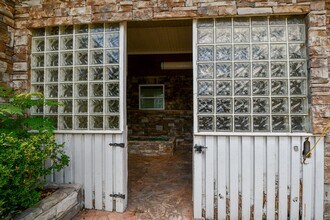 5927 Moonmist Dr in Houston, TX - Building Photo - Building Photo