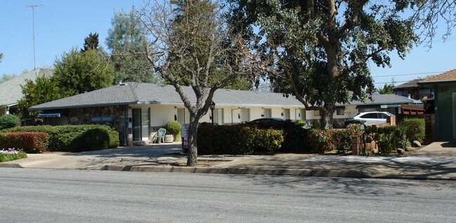 7840 HANNA St in Gilroy, CA - Building Photo - Building Photo