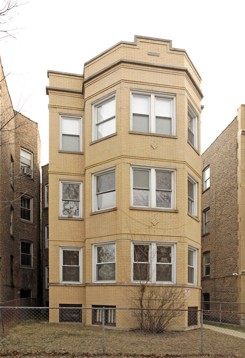 6247 N Oakley St in Chicago, IL - Building Photo