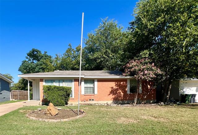 1607 Herschel St in Arlington, TX - Building Photo