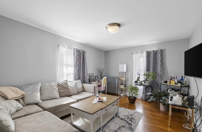82 Campbell St, Unit 2