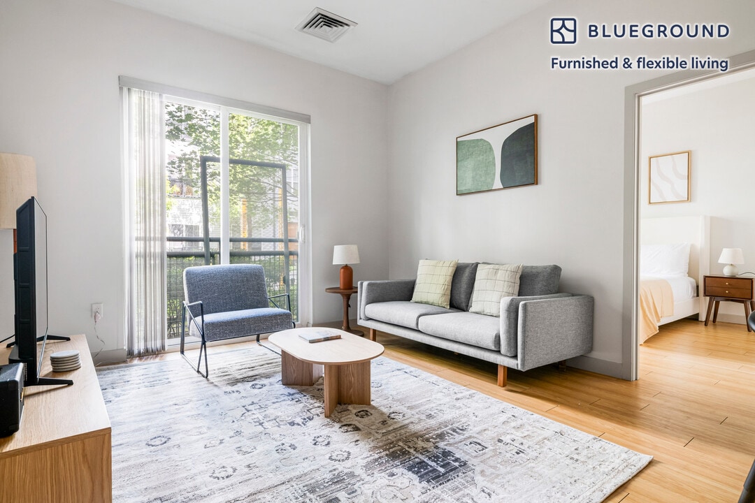 320 D St in Boston, MA - Building Photo