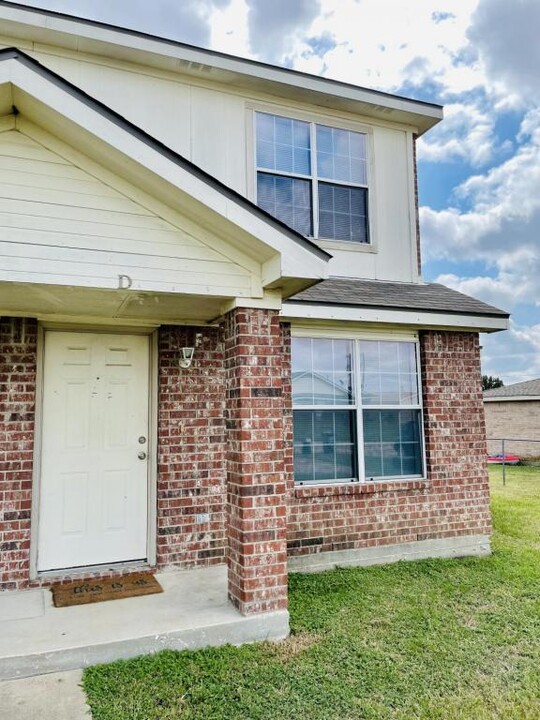 208 Meadow View Ln in Gatesville, TX - Foto de edificio