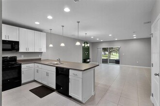 228 Primrose Dr in Davenport, FL - Building Photo - Building Photo