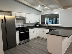 742 Lakebird Dr in Sunnyvale, CA - Building Photo - Building Photo