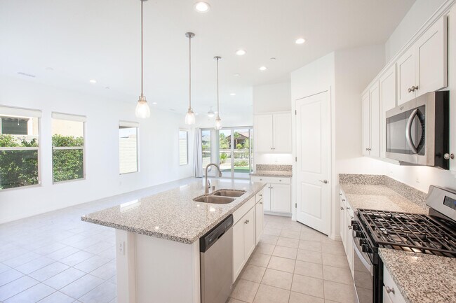 34 Magnum in Rancho Mirage, CA - Building Photo - Building Photo