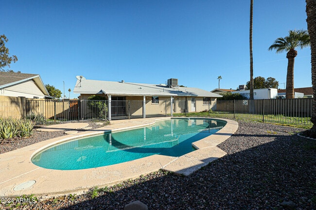 property at 3715 W Yucca St