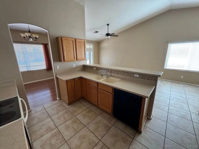 property at 671 E Kent Ave