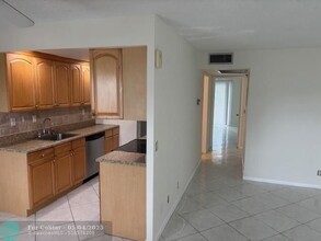 3047 Exeter C in Boca Raton, FL - Building Photo - Building Photo