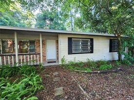 1339 NW 25th Terrace in Gainesville, FL - Building Photo