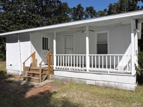 6971 Holland Rd in Milton, FL - Building Photo - Building Photo
