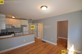 12 Cheever Ct, Unit 1 in Boston, MA - Building Photo - Building Photo