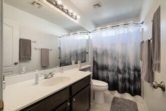 7646 E Covina St in Mesa, AZ - Building Photo - Building Photo