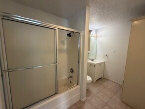 2441 E 30th St in Lubbock, TX - Building Photo - Building Photo