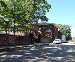 223 5th St NE in Massillon, OH - Foto de edificio - Building Photo