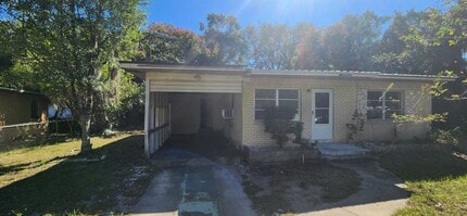 3323 Ross Cir in Palatka, FL - Building Photo - Building Photo
