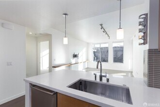 2655 Bush St, Unit 214 in San Francisco, CA - Building Photo - Building Photo