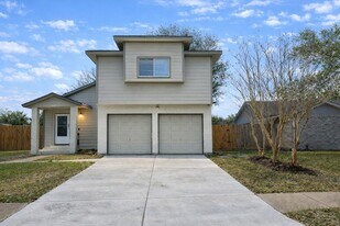 1111 W Brompton Dr in Pearland, TX - Building Photo