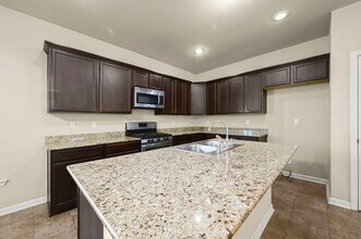 37184 Sills Dr in Prairieville, LA - Building Photo - Building Photo