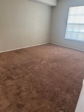 3028 Bonaventure Cir in Palm Harbor, FL - Building Photo - Building Photo