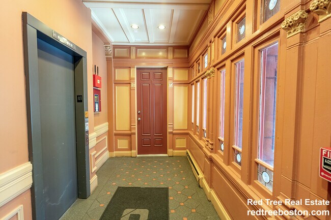 197 Commonwealth Ave, Unit 1 in Boston, MA - Foto de edificio - Building Photo