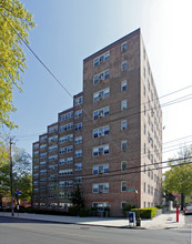 WOODLAWN VETERANS MUTUAL Co-op in Bronx, NY - Building Photo - Building Photo