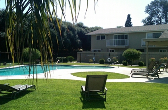 Brighton Village in Modesto, CA - Foto de edificio - Building Photo