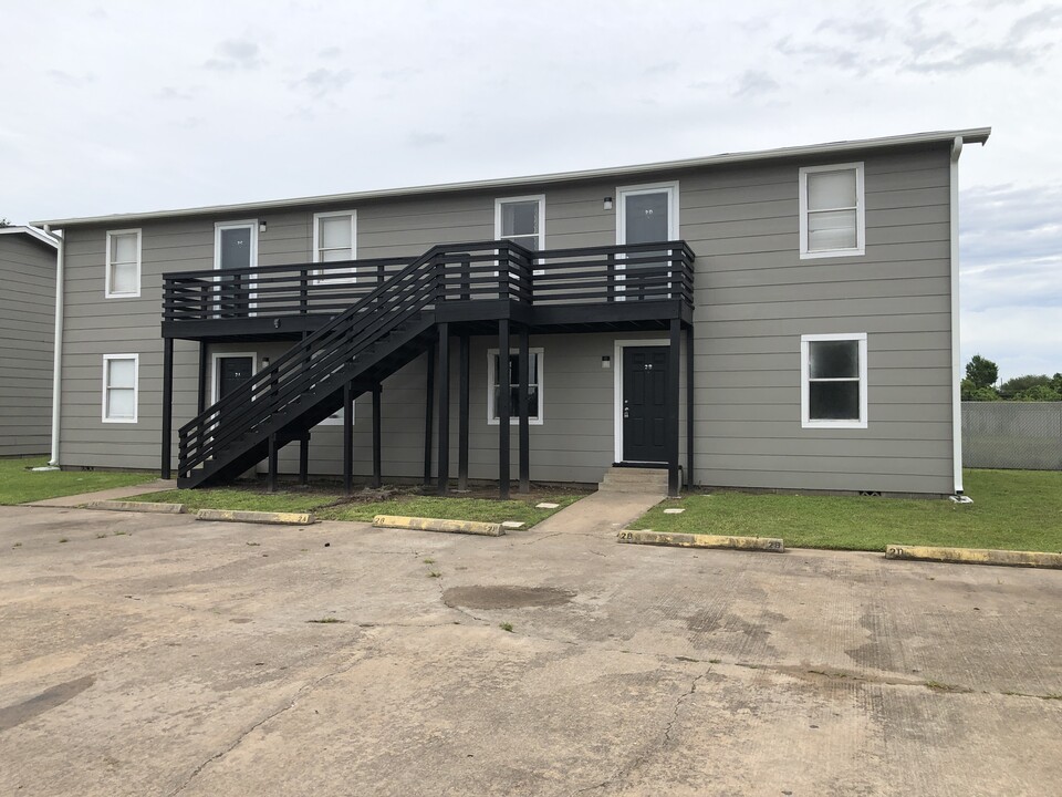 Cedar Heights Apartments in Brookshire, TX - Building Photo