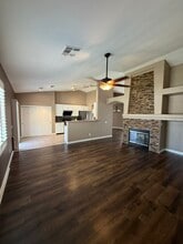 2002 Hobbyhorse Ave in Henderson, NV - Building Photo - Building Photo