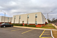 Hillcrest Green in Oklahoma City, OK - Building Photo - Building Photo